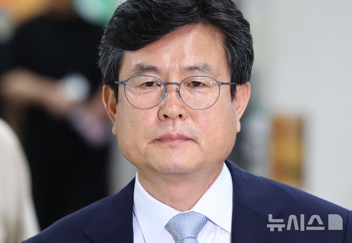 '사후 계엄선포문' 강의구 전 부속실장, 징역 1년6개월 확정