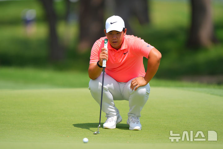 김주형, PGA 투어 찰스 슈와브 2R서 선두→34위 추락