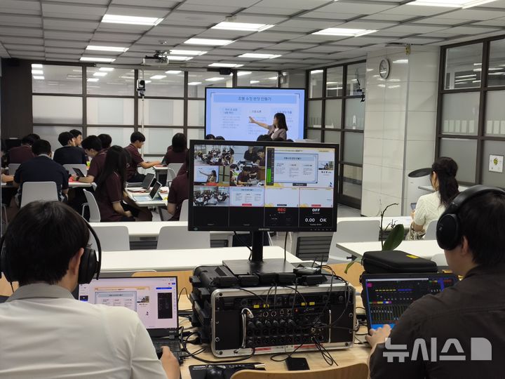 AI·에듀테크로 변모하는 교실…군포고, 미래형 수업 모델 선보여