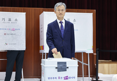 조희대 "투표, 국민이 주권자로서 민주·법치 지킬 기회"