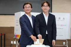 전재수·하정우 사전투표 "부산 미래 걸린 중요한 선거"