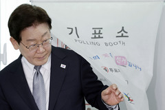 국힘 "이 대통령 투표지 노출, 불법 선거운동"…민주 "해프닝일 뿐"(종합)