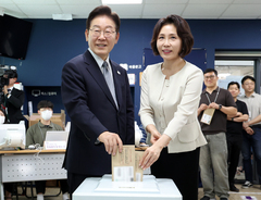 이재명 대통령, 청와대 인근서 김혜경 여사와 사전투표 [뉴시스Pic]