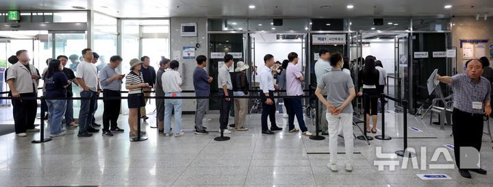 지선 사전투표 둘째날 오전 9시 투표율 13.35%…2022년比 1.54%p↑