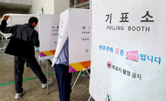 지선 사전투표 둘째날 오전 7시 투표율 12.11%…2022년比 1.45%p↑