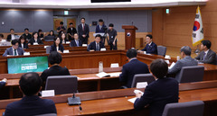 김 총리 "탄소 전환, 산업계 의견 충분히 수렴…경제부담 아닌 성장동력 돼야"