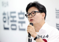 '원내 입성' 한동훈, 대권 주자로 부상…국힘 복당 시도, 보수 재건 목소리 높일 듯