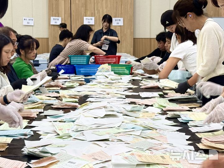 광역단체장 개표 막바지 민주 13곳 국힘 3곳 1위