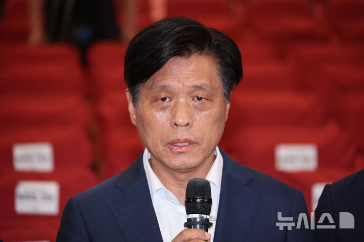 민주당 "선관위 투표 관리 부실 유감… 반드시 책임 물을 것" [뉴시스Pic]