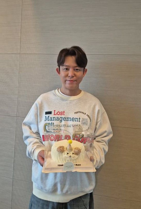 토니안, 팬미팅 하루 전 취소 사과 