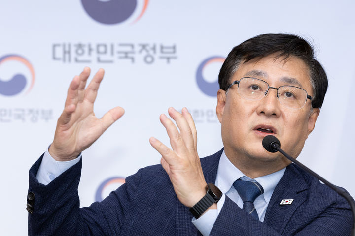 기후장관, 호남 물 부족 논란에…