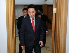 국힘, 지방선거 후폭풍…친한계 "장동혁 거취 정하라" 張 "당원들과 새길 찾겠다"