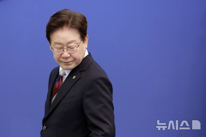 이재명 대통령, 투표용지 부족 사태 "선거관리 허점 매우 큰 유감" [뉴시스Pic]