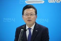 당선증 받은 장기수, 천안대전환 선언…"민생추경할 것"