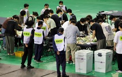 선관위 "투표용지 부족 사태 총 50곳…투표 중지는 22곳서 발생"