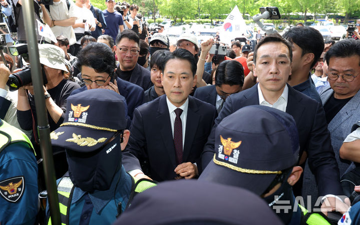 잠실 개표소 항의 방문한 장동혁 국힘 대표