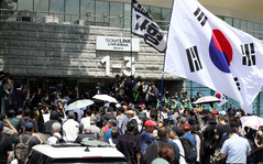 '잠실 개표소 봉쇄' 시위대 6000명대로 늘어…대치 장기화 조짐(종합3보)