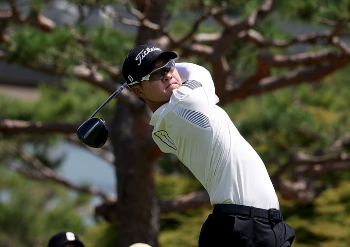 [오늘의 뉴스종합] 한국 스포츠, KPGA와 KLPGA 대회에서의 성과 및 월드컵 준비 동향