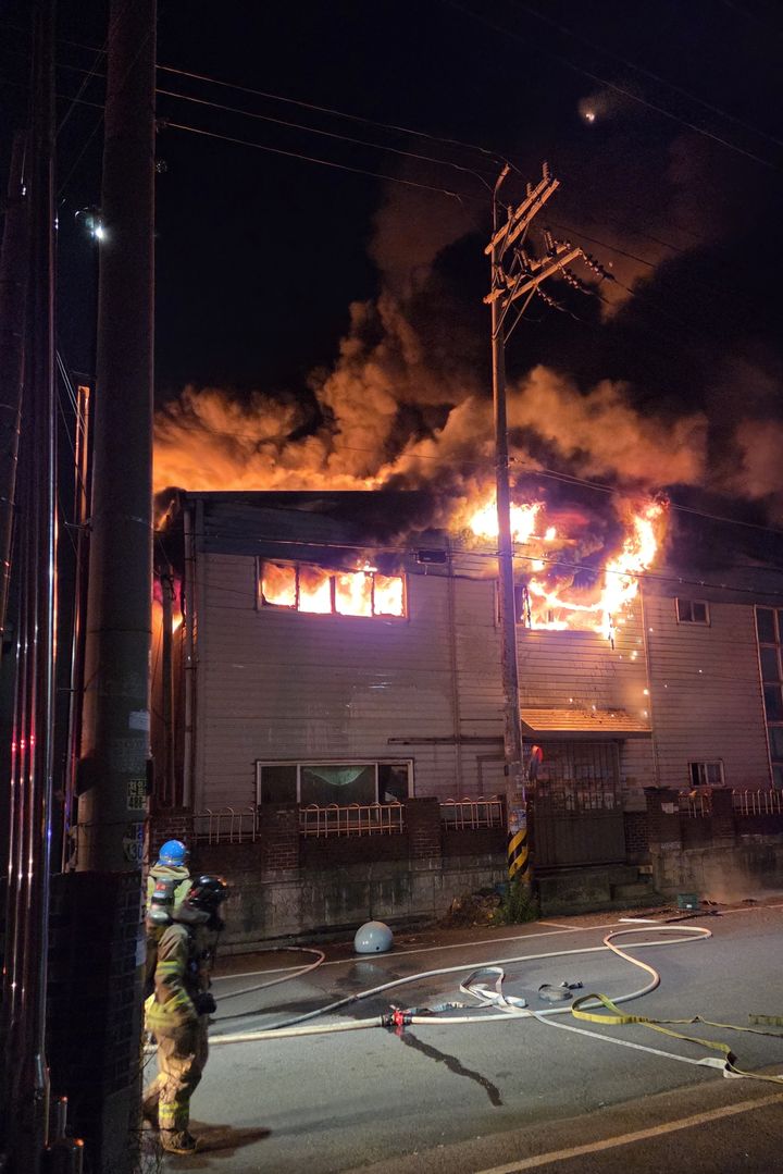 안산 종이상자 제조 공장 화재 대응 2단계