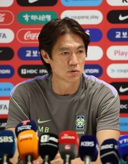 멕시코 베이스캠프서 기자회견하는 홍명보 감독