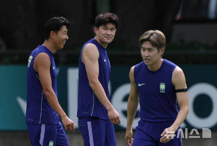 훈련하는 손흥민-김민재-이강인