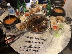 젠슨 황 삼쏘 회동 뒤 "나 다녀감, 러브 러브 러브" 사인…온·오프라인 달궜다