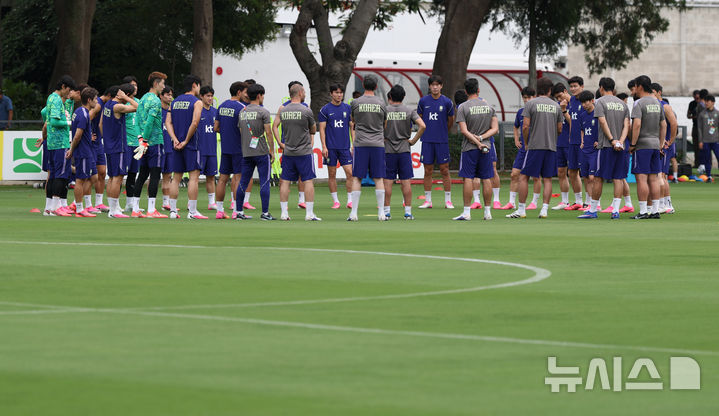 훈련하는 축구 대표팀
