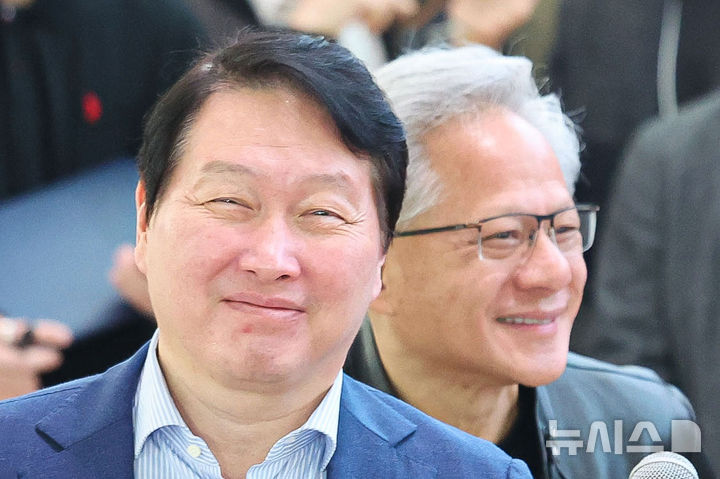최태원-젠슨 황, AI 팩토리 만든다 [뉴시스Pic]