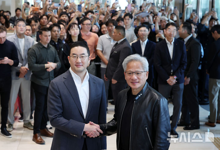 구광모·젠슨 황, 美서 AI 협력 MOU 체결