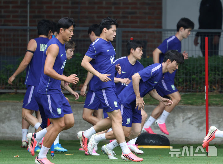 훈련하는 축구대표팀