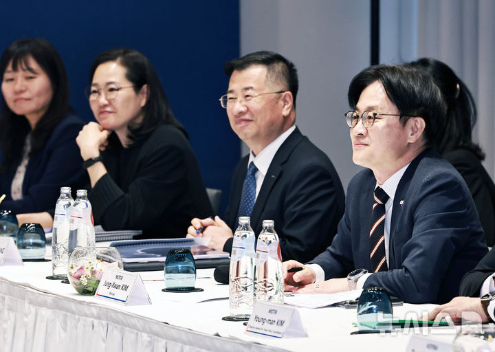 韓, 유럽 4개사에 2500억 투자 유치…디지털·공급망 협력 강화
