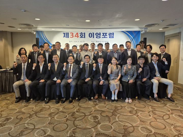 associate_pic4