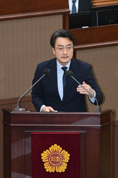 박유진 서울시의회 예결위원장 "무리한 사업 예산 대폭 삭감"