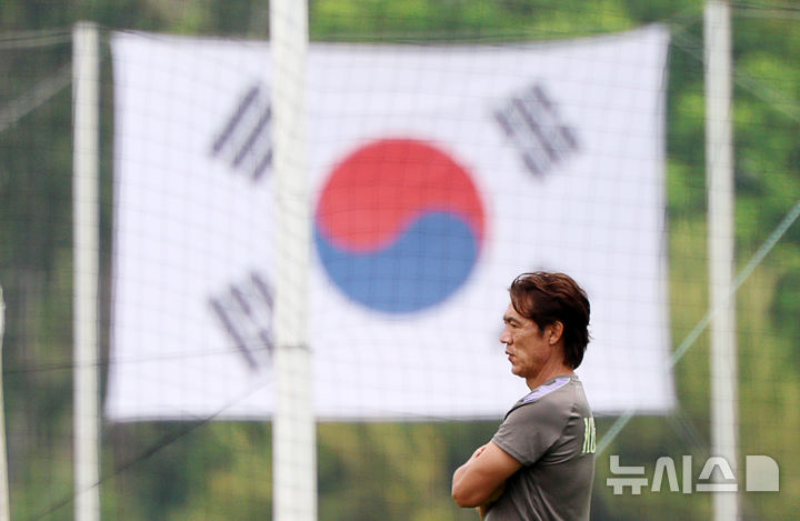 체코전 승리한 홍명보호, 밝은 분위기서 회복 훈련…내일은 달콤한 휴식 [뉴시스Pic]