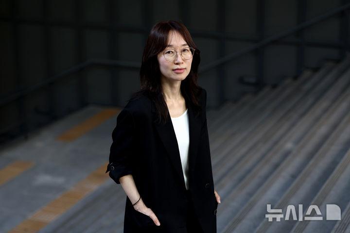 최은미 "사랑이란 감정에 한 번쯤 의문을 품었으면 해요" [문화人터뷰]
