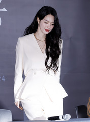 영화 눈동자 출연하는 신민아