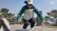박신혜, 둘째 임신 중 탄탄한 코어…아차산 정상 등반