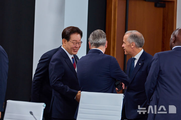 이재명 대통령, , 두 번째 G7 확대세션 참석…'모두를 위한 경제성장 복원' 주제 [뉴시스Pic]