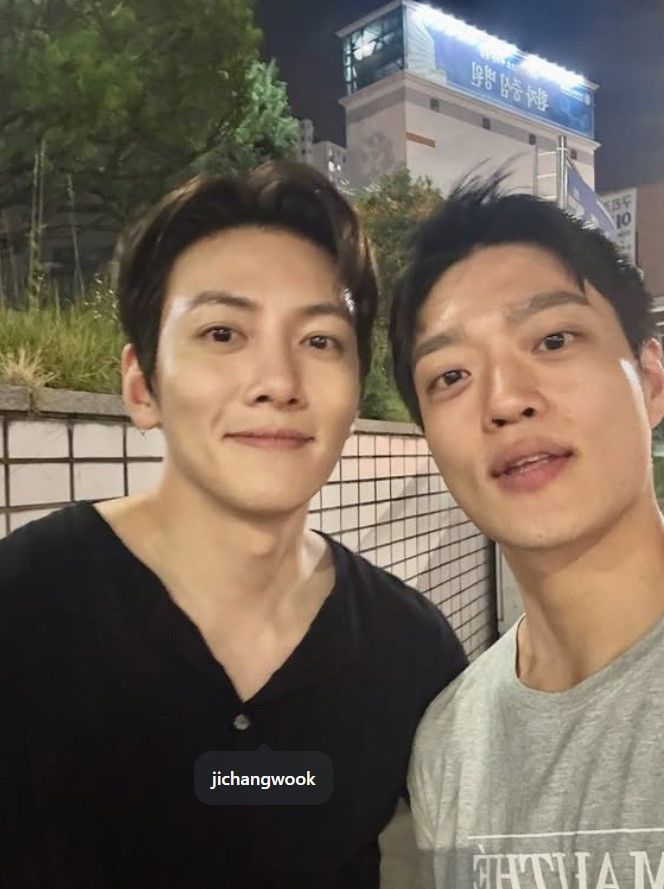 지창욱, 띠동갑 후배와 훈훈 