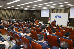 檢 보완수사권 두고 여권서도 신중론…민주당, 오늘 의총