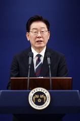 이 대통령, 캐나다 잠수함 수주에 "상당히 기대하지만 호락호락하지 않아"