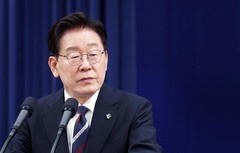 이 대통령, 與당권경쟁에 "원수 싸우듯 하지말라"…G7서 트럼프와 북핵 논의(종합2보)