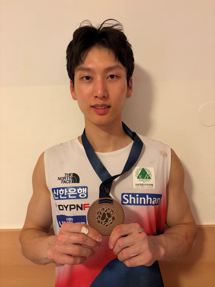 이도현과 이유환의 메달 획득, 한국 스포츠의 성과와 축구 대표팀의 부진