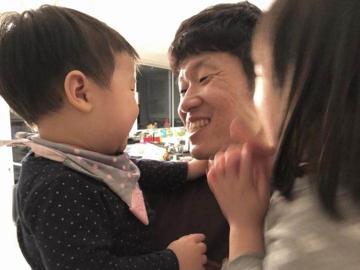 박지성, 두 자녀와 다정한 한때…김민지 
