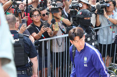홍명보호, '찜통더위' 뚫고 100여명 환대 속 몬테레이 입성[월드컵24시]