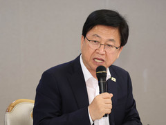 최교진 "학교 마약예방교육 내실화 위해 다각적 지원"