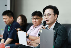 산업장관 "60조 규모 캐나다 잠수함 수주…기대하고 있어"