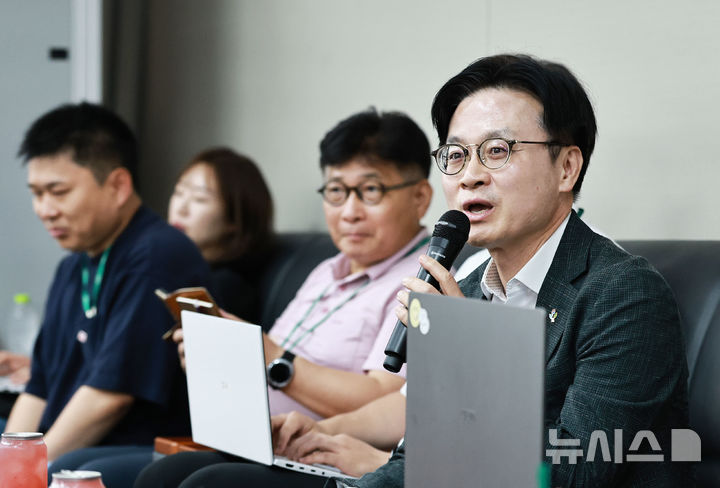 산업장관 "60조 규모 캐나다 잠수함 수주…기대하고 있어"