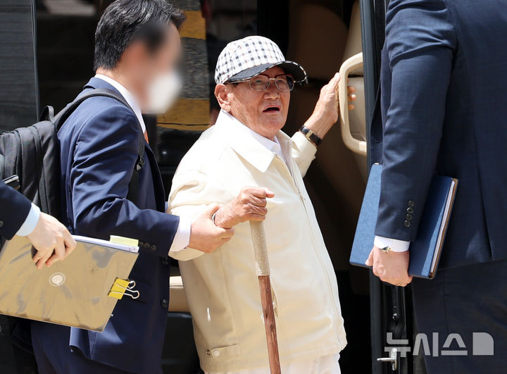 합수본, 신천지 '민주당도 집단 가입' 정황 포착…수사망 확대
