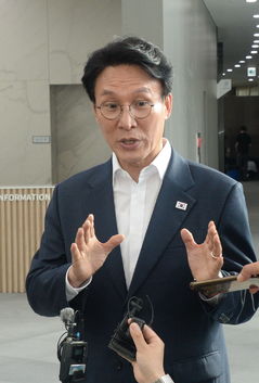 김민석 총리, 유시민 겨냥 "내가 대통령 만들었다는 과잉 자신감 절제돼야"(종합)